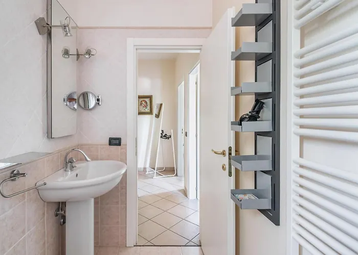 A Due Passi Da Borgo San Giuliano * Rímini